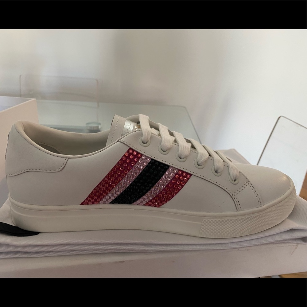 Marc Jacobs white sneaker with embellished side